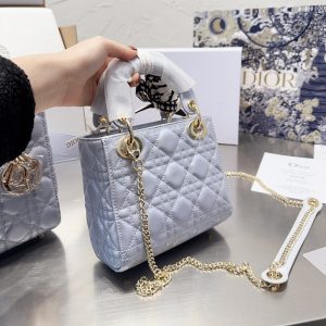 レディディオール ミニバッグ ショルダーバッグ 有名人 dior ハンドバッグ スーパーコピー 信用できるサイト レディディオール ミニバッグ ショルダーバッグ 有名人 dior ハンドバッグ スーパーコピー 信用できるサイト