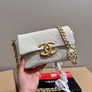 小さく、強く、美しく♪【CHANEL】ポシェット 24AW新作♪】CHANEL トップハンドル ミニ フラップ バッグ