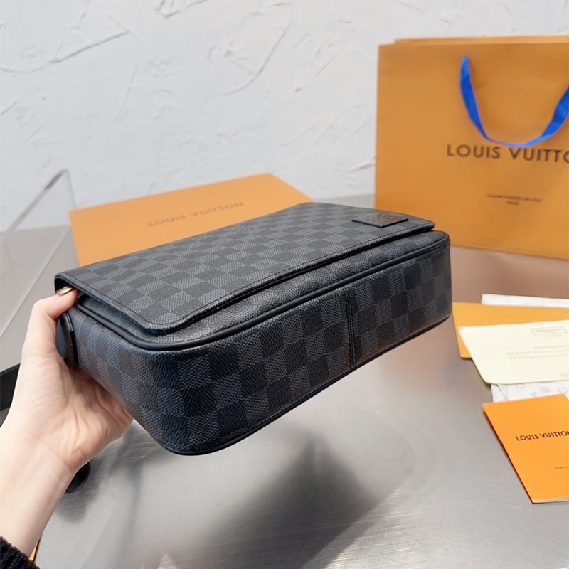 「そのバッグ、どこの?と聞かれる」ルイ・ヴィトン風メンズショルダーバッグ図鑑。 「そのバッグ、どこの?と聞かれる」ルイ・ヴィトン風メンズショルダーバッグ図鑑。