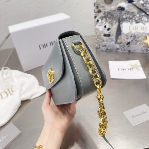 dior 30 MONTAIGNE アベニューバッグ ディオール ショルダーバッグ ミニ 大人 可愛い 斜 めがけ バッグ ブランド デート バッグ おしゃれ ポシェット dior 30 MONTAIGNE アベニューバッグ ディオール ショルダーバッグ ミニ 大人 可愛い 斜 めがけ バッグ ブランド デート バッグ おしゃれ ポシェット