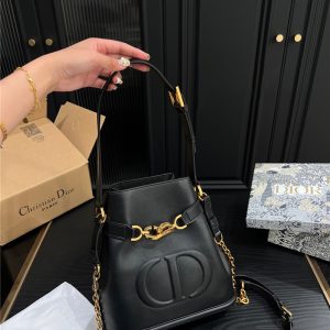 C'est Dior バッグ 2023新作 ディオール ショルダー バッグ 女性 バッグ 人気 30 代 40代 バケツ バッグ 肩掛け 斜めがけ マザーズ バッグ 芸能人