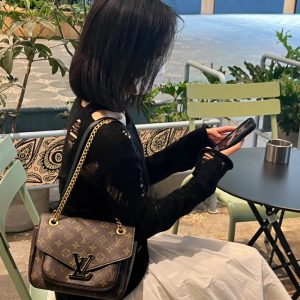 ルイ ヴィトン パッシー チェーンバッグ ヴィトン ポシェット モノグラム 30代 40 代 ショルダー バッグ 斜 めがけ ハイ ブランド コピー ルイ ヴィトン パッシー チェーンバッグ ヴィトン ポシェット モノグラム 30代 40 代 ショルダー バッグ 斜 めがけ ハイ ブランド コピー
