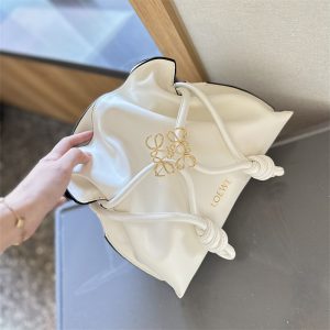 ロエベ ショルダー バッグ 巾着 ポシェット loewe ハンドバッグ 大人 可愛い 斜 めがけ バッグ ブランド デート バッグ