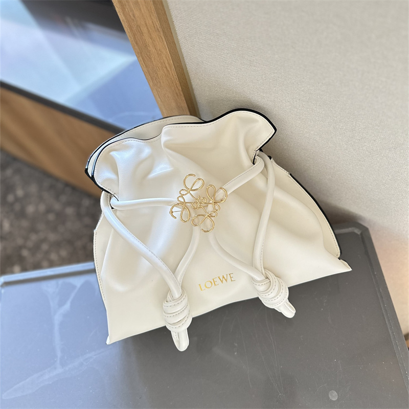 ロエベ ショルダー バッグ 巾着 ポシェット loewe ハンドバッグ 大人 可愛い 斜 めがけ バッグ ブランド デート バッグ