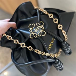 ロエベ ショルダー バッグ 巾着 ポシェット loewe ハンドバッグ 大人 可愛い 斜 めがけ バッグ ブランド デート バッグ