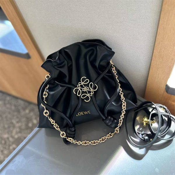 ロエベ ショルダー バッグ 巾着 ポシェット loewe ハンドバッグ 大人 可愛い 斜 めがけ バッグ ブランド デート バッグ