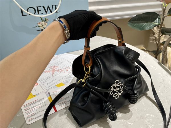 ロエベ ショルダー バッグ 巾着 ポシェット loewe ハンドバッグ 大人 可愛い 斜 めがけ バッグ ブランド デート バッグ