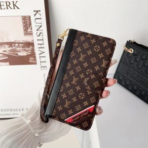 gucci iphone17/airケース 手帳型 ルイ ヴィトン 手帳 型 iphone16/16pro ケース カード 収納 iphone15/14pro max ケース iphone13/12ケース ブランド 手帳型 ハイ ブランド 携帯 ケース おすすめ