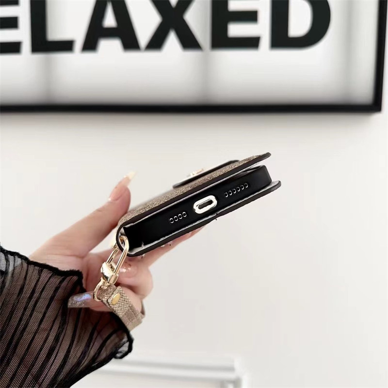 コーチ iphone17/16proケース 手帳型 スマホケース ブランド iphone15/15pro max ケース 手帳 型 かわいい iphone14/14pro ケース ストラップ 付き iphone13/12 ケース coach カード収納 スタンド