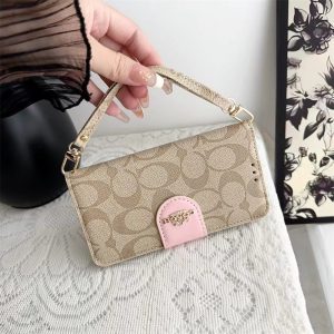 コーチ iphone17/16proケース 手帳型 スマホケース ブランド iphone15/15pro max ケース 手帳 型 かわいい iphone14/14pro ケース ストラップ 付き iphone13/12 ケース coach カード収納 スタンド