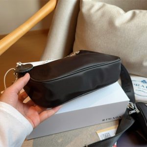 プラダ ナイロン バッグ 3way バッグ レディース ブランド ミニバッグ prada ショルダーバッグ Re-Edition 2005 カバン 鞄 人気 プラダ ナイロン バッグ 3way バッグ レディース ブランド ミニバッグ prada ショルダーバッグ Re-Edition 2005 カバン 鞄 人気