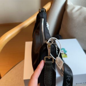プラダ ナイロン バッグ 3way バッグ レディース ブランド ミニバッグ prada ショルダーバッグ Re-Edition 2005 カバン 鞄 人気 プラダ ナイロン バッグ 3way バッグ レディース ブランド ミニバッグ prada ショルダーバッグ Re-Edition 2005 カバン 鞄 人気
