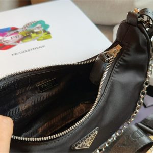 プラダ ナイロン バッグ 3way バッグ レディース ブランド ミニバッグ prada ショルダーバッグ Re-Edition 2005 カバン 鞄 人気 プラダ ナイロン バッグ 3way バッグ レディース ブランド ミニバッグ prada ショルダーバッグ Re-Edition 2005 カバン 鞄 人気