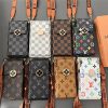 スマホショルダー ルイヴィトン スマホポーチ ハイブランド スマホ ポシェット 人気 肩掛け ミニ バッグ ショルダー ブランド カード入れ ミラー付き スマホショルダー ルイヴィトン スマホポーチ ハイブランド スマホ ポシェット 人気 肩掛け ミニ バッグ ショルダー ブランド カード入れ ミラー付き