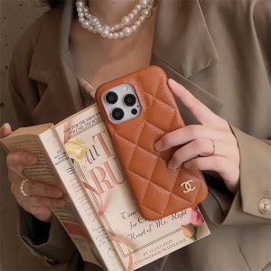 アイフォン17/17pro ケース シャネル chanel スマホケース 16pro/15pro iphone ケース レザー おしゃれ iphone14/13promax ケース ハイブランド 人気 女子 アイフォン17/17pro ケース シャネル chanel スマホケース 16pro/15pro iphone ケース レザー おしゃれ iphone14/13promax ケース ハイブランド 人気 女子
