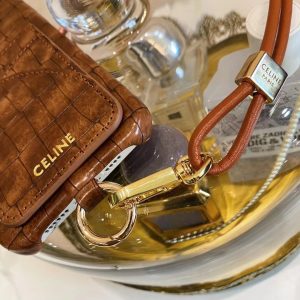 iphone16/15/15pro ケース セリーヌ celine スマホケース iphone14/13pro ケース ストラップ 付き ブランド iphone ケース 本 革 ハイブランド アイフォン12/11ケース