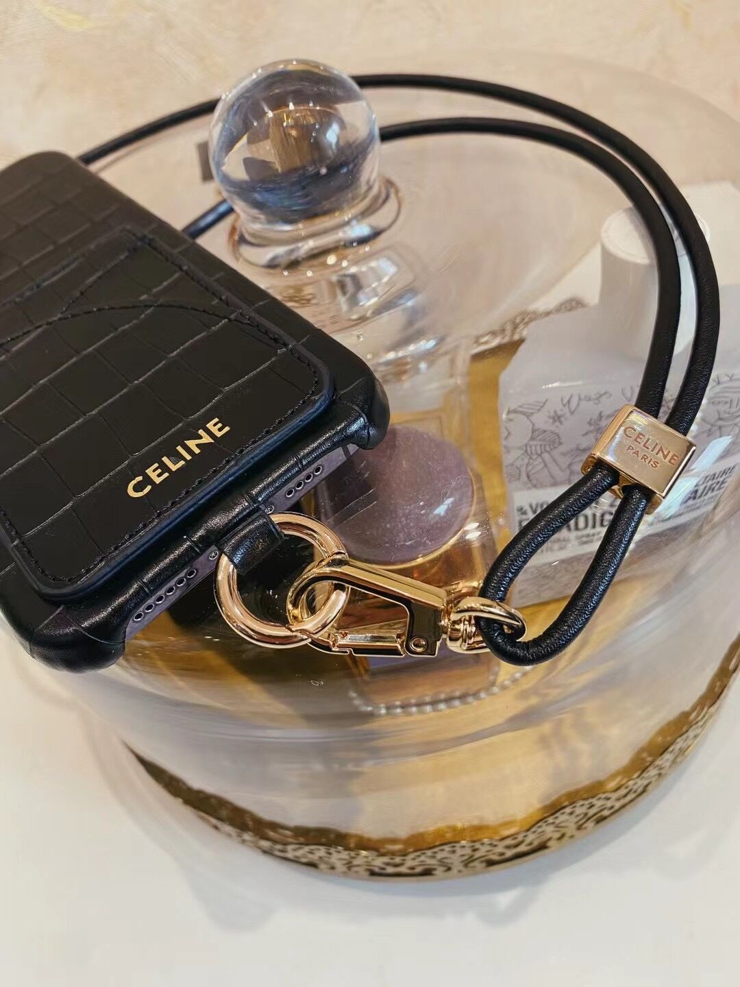 【ギフ_包装】 セリーヌ ケース iphone16/15/15pro celine iphone スマホケース 小物