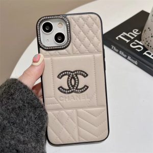 iphone17/17pro ケース シャネル 風 ココマーク chanel スマホケース パロディ iphoneケース 本革 ブランド iphone16/15pro/14 ケース ハイ ブランド コピー スマホケース 大人 可愛い
