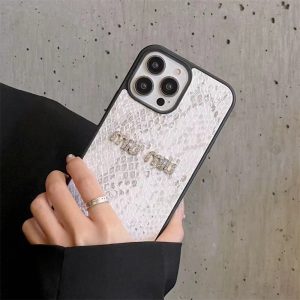 miumiu iphone17/16/15pro ケース パイソン 型押し スマホケース