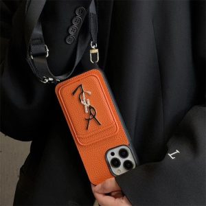 サンローラン スマホショルダー ysl iphone17 ケース iphone16/16pro ケース ショルダー おしゃれ 携帯 カバー カード 入れ 背面ポケット iphoneケース ブランド コピー サンローラン スマホショルダー ysl iphone17 ケース iphone16/16pro ケース ショルダー おしゃれ 携帯 カバー カード 入れ 背面ポケット iphoneケース ブランド コピー