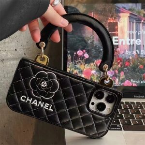 シャネル カメリア iphone15/15pro ケース バッグ 型 chanel 携帯ケース IPhone14/13 手持ちバンド 付き iphoneケース おそろい ブランド iphone ケース レディース ブランド カップル 白 黒 シャネル カメリア iphone15/15pro ケース バッグ 型 chanel 携帯ケース IPhone14/13 手持ちバンド 付き iphoneケース おそろい ブランド iphone ケース レディース ブランド カップル 白 黒