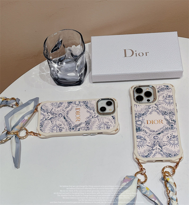 dior iphone16/16pro max ケース 人気 女子 ディオール スマホケース コピー iphone15ケース チェーン アイ フォン14/13/12/11 ケース ハイ ブランド スカーフ 付き 2024新作