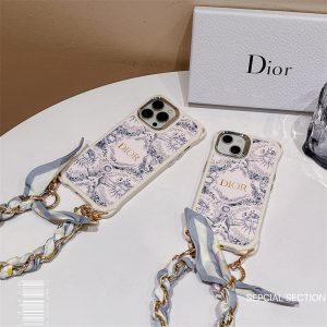 大人気【DIOR】DIOR CARO IPHONE 14 PROチェーン付きケース