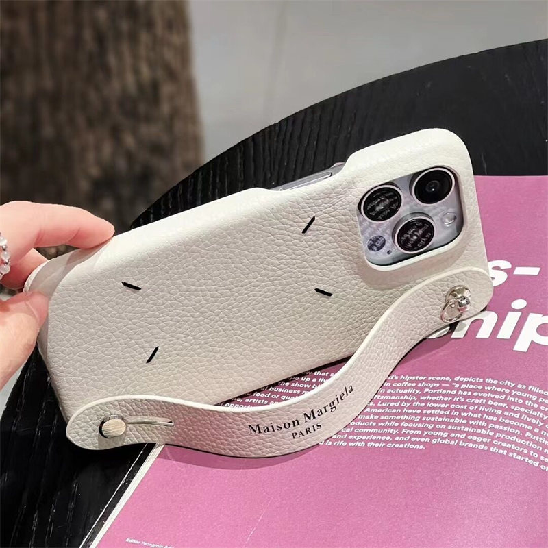 マルジェラ iphone17/17pro ケース maison margiela iphone16/15pro ケース バンド 付き iphone ケース ブランド おしゃれ iphone14/13 ケース ハイブランド スマホケース カップル