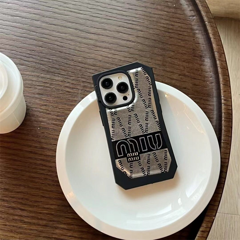 miumiu iphone15 ケース 不規則 ミュウ ミュウ スマホケース iphone ケース ペア アイ フォン ケース ブランド かわいい iphoneケース 個性的 海外セレブ