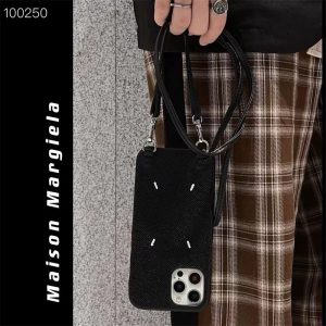 マルジェラ スマホ ショルダー margiela 携帯 ケース iphone16/15/15pro ケース ショルダー ブランド iphone14/13proケース 韓国 アイドル iphone12/11ケース 斜めがけ 肩掛け シンプル