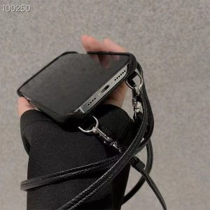 マルジェラ スマホ ショルダー margiela 携帯 ケース iphone16/15/15pro ケース ショルダー ブランド iphone14/13proケース 韓国 アイドル iphone12/11ケース 斜めがけ 肩掛け シンプル