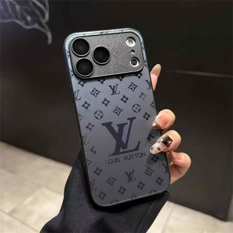 ヴィトン iphone17 ケース ガラス ルイヴィトン 携帯ケース コピー iphone16/15plus ケース レンズ 保護 iphone14/13/12 ケース メンズ ハイ ブランド iphoneケース 人気 女子 かわいい