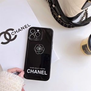シャネル iphone16 ケース カメリア chanel スマホケース コピー iphone15/15pro ケース 人気 女子 iphoneケース 耐久性 iphone14/13/12 ケース かわいい ブランド おしゃれ