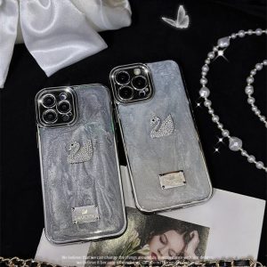 スワロフスキー iphone16/15pro ケース swarovski iphoneケースキラキラ iphone14/13ケース デコ ブランド スマホケース ハイブランド iphone12/11 ケース 人気 女子 スワロフスキー iphone16/15pro ケース swarovski iphoneケースキラキラ iphone14/13ケース デコ ブランド スマホケース ハイブランド iphone12/11 ケース 人気 女子