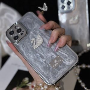 スワロフスキー iphone16/15pro ケース swarovski iphoneケースキラキラ iphone14/13ケース デコ ブランド スマホケース ハイブランド iphone12/11 ケース 人気 女子 スワロフスキー iphone16/15pro ケース swarovski iphoneケースキラキラ iphone14/13ケース デコ ブランド スマホケース ハイブランド iphone12/11 ケース 人気 女子