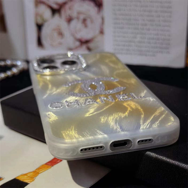 シャネル スマホケース iphone16/16pro chanel iphoneケース キラキラ iphone15/15pro ケース 人気 女子 ブランド iphone14/13/12 ケース ハイ ブランド コピー iphoneケース かわいい