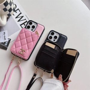 ［極美品］シャネル　iPhone 12pro スマホショルダー　ココマーク CHANEL iPhone Case 12 PRO Matelasse Chain Shoulder Strap