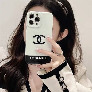 chanel スマホケース iphone16/16pro シャネル iphone15/14 ケース コピー スマホケース カップル iphone13/12/11ケース ハイブランド iphoneケース ブランド かわいい ペア