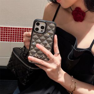 prada スマホケース iphone16/15 プラダ 携帯 ケース iphone16proケース ハイブランド スマホケース キラキラ iphone14/13pro max ケース ブランド 人気 お揃い prada スマホケース iphone16/15 プラダ 携帯 ケース iphone16proケース ハイブランド スマホケース キラキラ iphone14/13pro max ケース ブランド 人気 お揃い