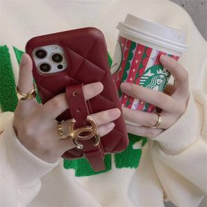 シャネル アイフォン ケース ベルト 付き chanel スマホケース iphone17 iphone17pro ケース ハイブランド iphone16/15/14 ケース ブランド 可愛い レザー