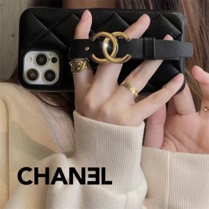 シャネル アイフォン ケース ベルト 付き chanel スマホケース iphone17 iphone17pro ケース ハイブランド iphone16/15/14 ケース ブランド 可愛い レザー