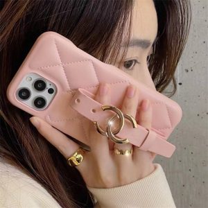 シャネル アイフォン ケース ベルト 付き chanel スマホケース iphone17 iphone17pro ケース ハイブランド iphone16/15/14 ケース ブランド 可愛い レザー