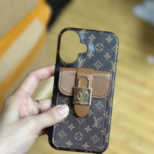 ヴィトン iphone17/17pro ケース ショルダー ルイ ヴィトン スマホ ショルダー iphone16plus/15plus ケース ハイブランド スマホケース カード 収納 iphone16/15/14ケース斜めがけ 肩掛け ヴィトン iphone17/17pro ケース ショルダー ルイ ヴィトン スマホ ショルダー iphone16plus/15plus ケース ハイブランド スマホケース カード 収納 iphone16/15/14ケース斜めがけ 肩掛け