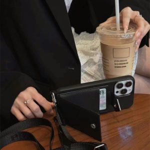 prada iphone17/17pro ケース カードケース 付き プラダ スマホ ショルダー iphone16/15promaxケース ブランド メンズ iphone14/13 ケース 背面 収納 ブランド スマホショルダー 大人 かわいい prada iphone17/17pro ケース カードケース 付き プラダ スマホ ショルダー iphone16/15promaxケース ブランド メンズ iphone14/13 ケース 背面 収納 ブランド スマホショルダー 大人 かわいい