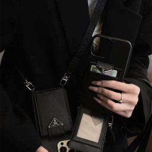 iPhone16pro ショルダーケース　PRADA