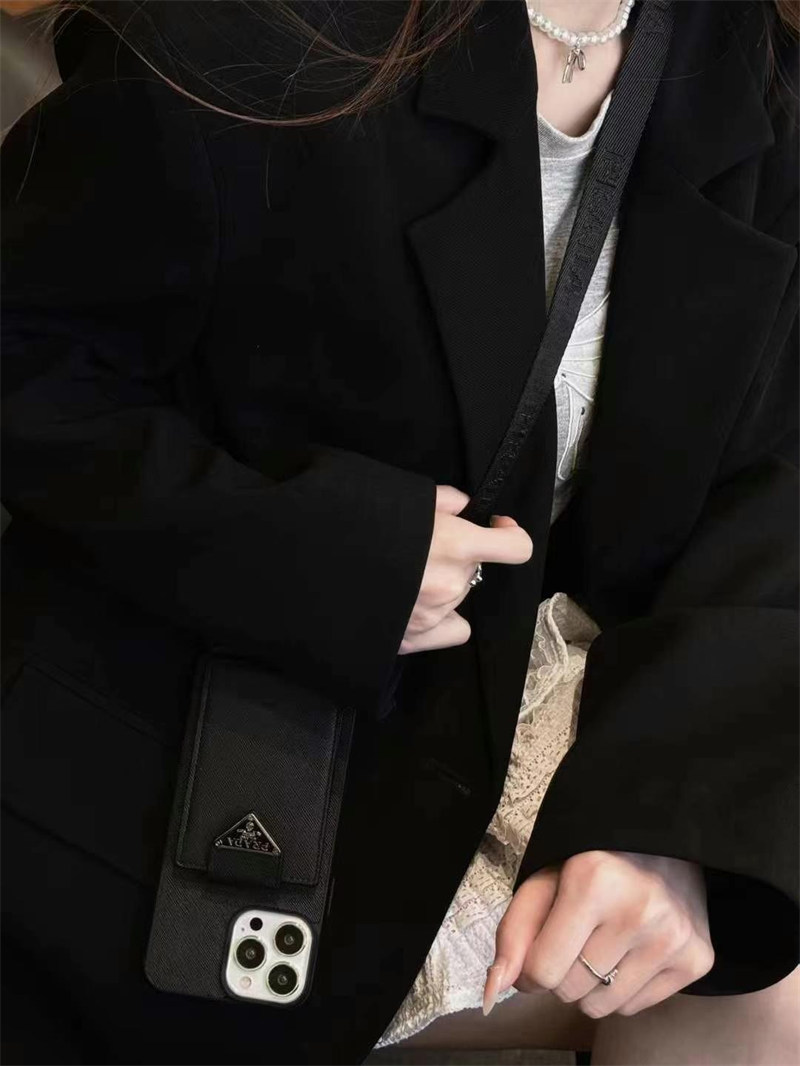 prada iphone17/17pro ケース カードケース 付き プラダ スマホ ショルダー iphone16/15promaxケース ブランド メンズ iphone14/13 ケース 背面 収納 ブランド スマホショルダー 大人 かわいい prada iphone17/17pro ケース カードケース 付き プラダ スマホ ショルダー iphone16/15promaxケース ブランド メンズ iphone14/13 ケース 背面 収納 ブランド スマホショルダー 大人 かわいい