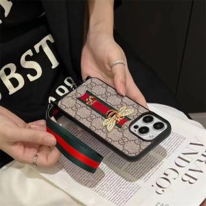 gucci iphone17/17pro ケース 蜂 iphone16promax ケース ハイ ブランド グッチ ハチ スマホケース iphone15/15pro ケース ブランド 人気 iphone14/13/12 ケース ストラップ 付き gucci iphone17/17pro ケース 蜂 iphone16promax ケース ハイ ブランド グッチ ハチ スマホケース iphone15/15pro ケース ブランド 人気 iphone14/13/12 ケース ストラップ 付き