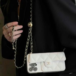 シャネル iphone17/17pro ケース ショルダー チェーン chanel スマホケース コピー スマホ ショルダー ブランド レディース iphone16/15/14ケース 斜めがけ ブランド カード入れ シャネル iphone17/17pro ケース ショルダー チェーン chanel スマホケース コピー スマホ ショルダー ブランド レディース iphone16/15/14ケース 斜めがけ ブランド カード入れ