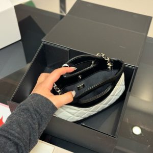 シャネル ミニ バッグ CHANEL 31 ショルダーバッグ ショルダー バッグ レディース ブランド 2way バッグ ブランド 女子 人気 シャネル ミニ バッグ CHANEL 31 ショルダーバッグ ショルダー バッグ レディース ブランド 2way バッグ ブランド 女子 人気