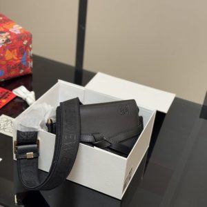 ロエベ ゲート デュアル 30 代/ 40 代 ショルダー バッグ 斜 めがけ ハイ ブランド loewe ショルダー バッグ ミニ ショルダー バッグ 人気 ブランド 流行り廃り の ない ブランド バッグ